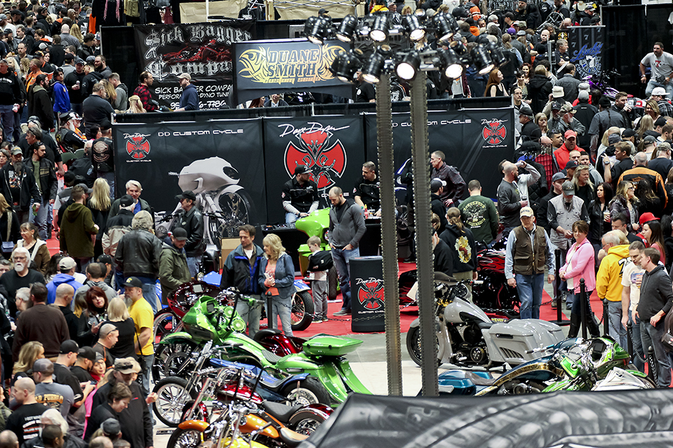 Wall to wall people on the Donnie Smith Show Floor